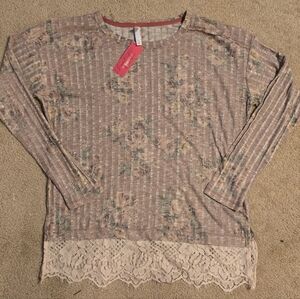 NWT Xhilaration Blush Floral Ribbed Long Sleeve Top with Lace Hem